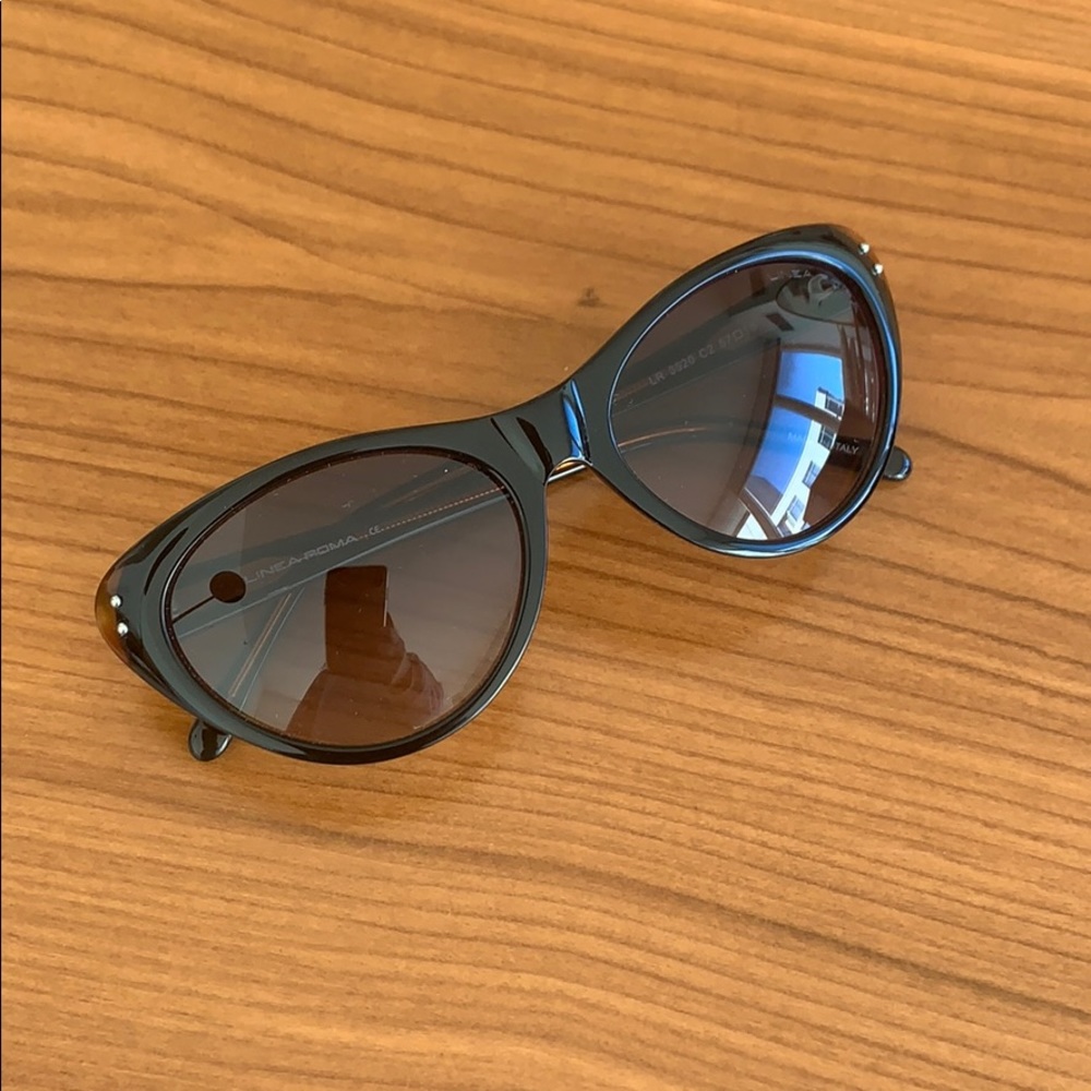 New Linea Roma sunglasses butterfly - $50